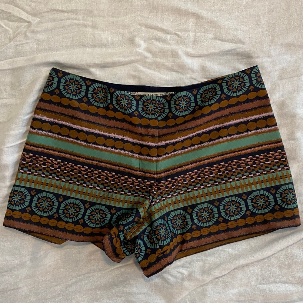 Chelsea & Violet Geometric Shorts - Picture 2 of 7